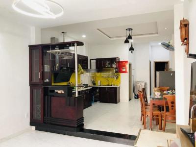 Phòng bếp nhà phố Thủ Đức Nhà phố quận Thủ Đức 80m2, đầy đủ nội thất, hẻm xe hơi.