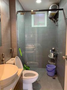 Phòng tắm căn hộ Happy City Căn hộ chung cư Happy City cửa hướng Đông, view nội khu mát mẻ.