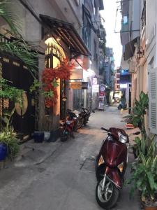 Bán nhà hẻm 39 Nguyễn Trãi, Quận 1, sổ hồng, cách Ngã 6 Phù Đổng 150m