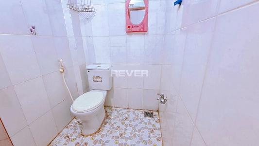 Bên trong nhà phố Tân Chánh Hiệp 33, Quận 12 Nhà phố hướng Tây, hẻm xe hơi vào tận nơi, sổ hồng riêng.