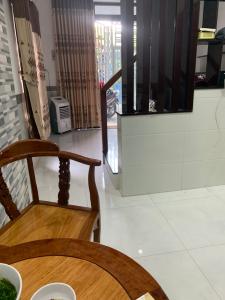 Phòng ăn nhà phố Quang Trung, Gò Vấp Nhà phố hướng Tây, diện tích 33.8m2, đầy đủ nội thất tiện nghi.