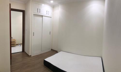 căn hộ Vinhomes Central Park Cho thuê căn hộ tầng cao nội thất cơ bản, view nội khu Vinhomes Central Park