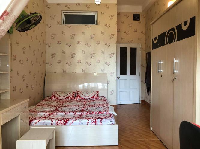 Phòng ngủ nhà Trần Quang Diệu, quận 3 Nhà phố trung tâm quận 3, hướng Nam, nội thất đầy đủ mới.