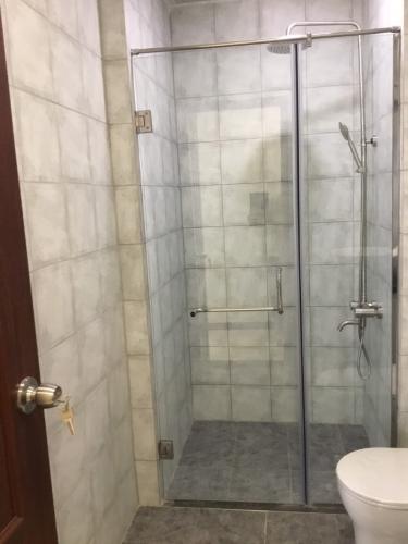 phòng tắm Bán căn hộ Saigon South Residence 2 phòng ngủ và 2 phòng tắm, tầng trung, diện tích 74m2