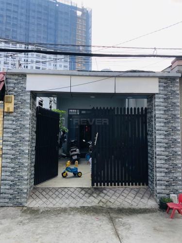 Mặt tiền nhà phố Thủ Đức Nhà phố quận Thủ Đức 80m2, đầy đủ nội thất, hẻm xe hơi.