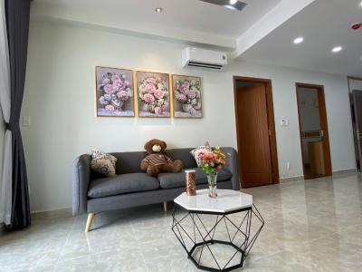 Cho thuê căn hộ Saigon South Residence tầng thấp, diện tích 75m2, ban công hướng Đông