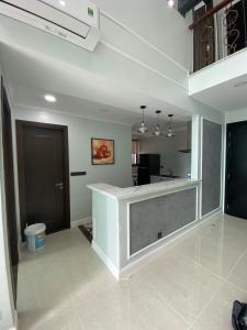 Nhà bếp căn hộ Feliz en Vista Căn hộ Feliz En Vista nội thất cao cấp đầy đủ, tầng cao view thành phố