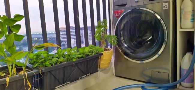 Ban công Botanica Premier, Tân Bình Căn hộ Botanica Premier tầng trung, hướng Đông view thành phố.