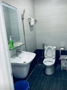 Bên trong căn TM Moonlight Boulevard Bình Tân Shophouse Moonlight Boulevard bàn giao nội thất cơ bản.