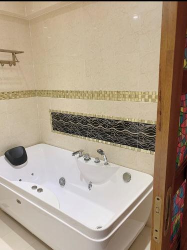 Nhà vệ sinh Phú Hoàng Anh Căn hộ Phú Hoàng Anh Lofthouse tầng cao, đầy đủ nội thất