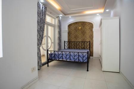 Phòng ngủ biệt thự Trần Não, Quận 2 Biệt thự thiết kế phong cách tân cổ điển, nội thất sang trọng.