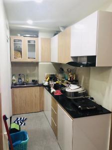 Phòng bếp Ehome S Nam Sài Gòn, Bình Chánh Căn hộ Ehome S Nam Sài Gòn tầng thấp, đầy đủ nội thất.
