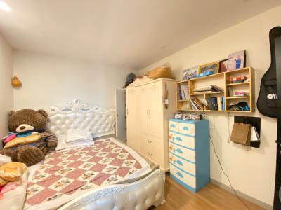 Phòng ngủ căn hộ  The Gold View Bán căn hộ The Gold View thuộc tầng trung, 2 phòng ngủ, diện tích 85m2, đầy đủ nội thất.