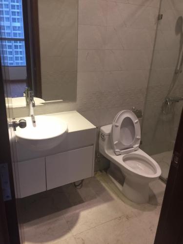  Bán căn hộ Vinhomes Central Park thuộc tầng trung, tháp Landmark 81, diện tích 51.5m2