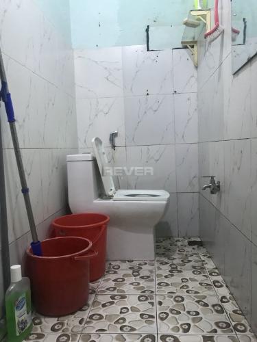 Phòng tắm nhà phố Quốc lộ 13, Thủ Đức Nhà phố hẻm Quốc lộ 13 hướng Đông Nam, sổ hồng riêng.