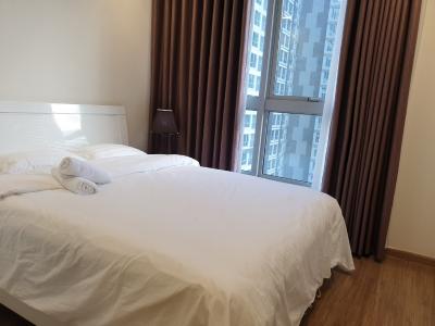 Phòng ngủ căn hộ VINHOMES CENTRAL PARK Cho thuê căn hộ Vinhomes Central Park 2PN, tầng cao, đầy đủ nội thất, view hồ bơi và đường Nguyễn Hữu Cảnh