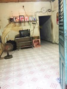 Phòng khách nhà hẻm Quận 4 Bán nhà hẻm thông đường 42, phường 4, Quận 4, sổ hồng, cách đường Khánh Hội 300m