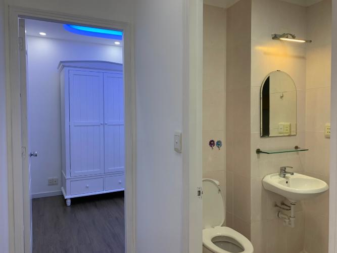 Phòng tắm Sky Garden, Quận 7 Căn hộ Sky Garden đầy đủ nội thất, view nhà phố thoáng mát.