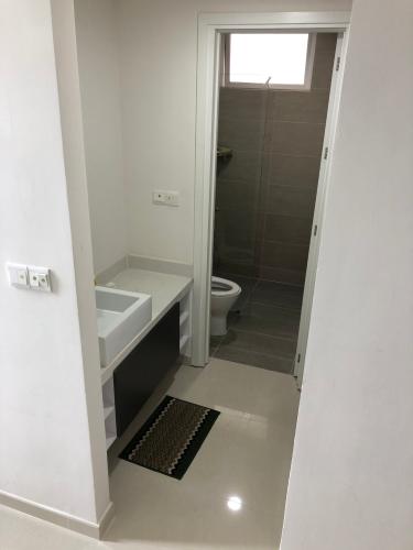 Phòng tắm  căn hộ Vista Verde Bán căn hộ duplex Vista Verde thiết kế thông tầng, view thành phố.