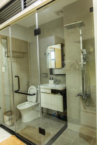 Phòng tắm nhà phố Duy Tân, Phú Nhuận Nhà phố trung tâm Phú Nhuận, thích hợp cho thuê hoặc kinh doanh