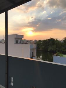 Bên trong nhà phố Tân Hòa Đông, Bình Tân Nhà phố hướng Nam hẻm xe hơi 6m, diện tích sử dụng 178.3m2.