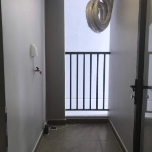 Lan can căn hộ Safari Khang Điền Bán căn hộ Safira Khang Điền tầng cao, 3 phòng ngủ, diện tích 92m2.