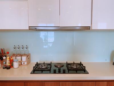 Khu bếp căn hộ THẢO ĐIỀN PEARL Cho thuê căn hộ Thảo Điền Pearl thuộc tháp 1 tầng thấp, diện tích 98m2 - 2 phòng ngủ, đầy đủ nội thất