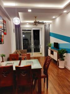 Phòng khách căn hộ Richstar, Tân Phú Căn hộ RichStar nội thất đầy đủ, view hồ bơi cực đẹp.