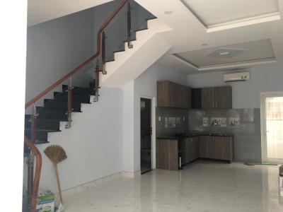 Nhà phố đường Nguyễn Duy Trinh Nhà phố Valencia Riverside, diện tích 5m x15m, nội thất cơ bản