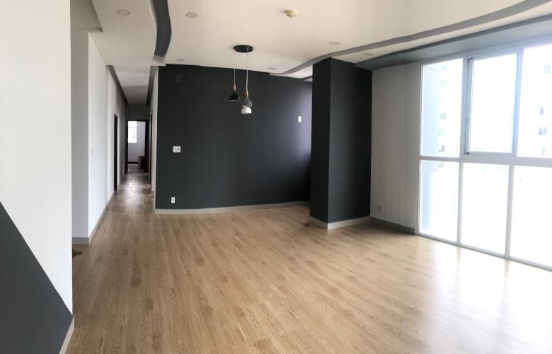 Căn hộ Bellaza Apartment ban công đón gió và ánh sáng tốt.