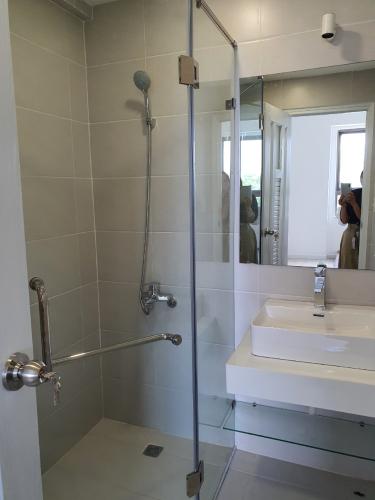 Phòng tắm căn hộ Saigon South Residence Cho thuê căn hộ Saigon South Residence tầng thấp, đầy đủ nội thất.
