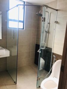 Nhà vệ sinh căn hộ THE SUN AVENUE Cho thuê căn hộ The Sun Avenue tầng trung, block 7, diện tích 86.6m2 - 3 phòng ngủ, nội thất cơ bản