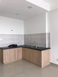 Phòng bếp Saigon Gateway, Quận 9 Căn hộ Saigon Gateway view thành phố, nội thất cơ bản.