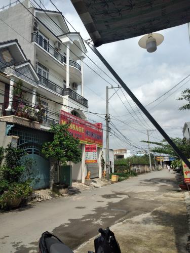 Nhà phố Nguyễn Duy Trinh quận 9 Nhà phố 1 trệt 1 lầu kế chợ Long Trường, hẻm đường Nguyễn Duy Trinh