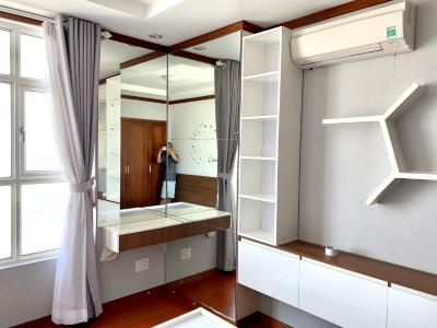 Phòng ngủ căn hộ Hoàng Anh Thanh Bình Căn hộ Hoàng Anh Thanh Bình tầng cao, view ngắm trọn thành phố.