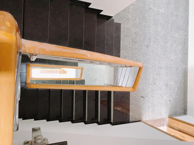 Nhà phố Quận 2 Bán nhà cách Chợ Bình Trưng 700m, nội thất cơ bản.