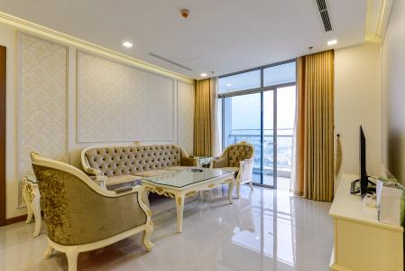 Căn hộ Vinhomes Central Park 3 phòng ngủ tầng cao P5 hướng Đông