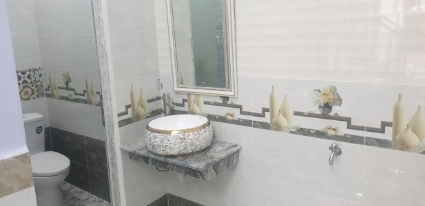 Phòng tắm nhà phố Tân Bình Nhà phố mặt tiền hướng Tây Bắc gần trạm Metro tuyến số 2.