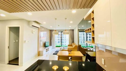 Phòng khách căn hộ Bán căn hộ The Gold View thuộc tầng trung, diện tích 81m2 