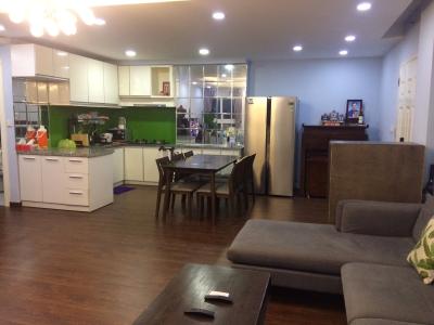 Không gian chung cư Phúc Yên, Tân Bình Căn hộ chung cư Phúc Yên hướng Đông Nam, đầy đủ nội thất.