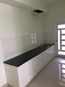 Phòng bếp căn hộ Topaz City Căn hộ Topaz City cửa hướng Đông, view thành phố cực đẹp.