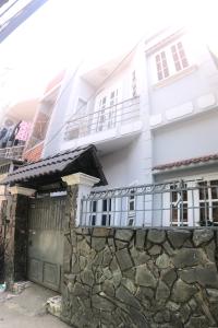 Bán nhà 2 tầng hẻm Huỳnh Tấn Phát, Quận 7, sổ hồng chính chủ