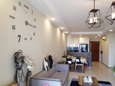 Phòng khách căn hộ THE GOLD VIEW Bán căn hộ The Gold View 2PN, tháp A, đầy đủ nội thất, view hồ bơi và kênh Bến Nghé