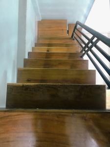 Cầu thang nhà phố Quốc lộ 13, Thủ Đức Nhà phố hẻm Quốc lộ 13 hướng Đông Nam, sổ hồng riêng.