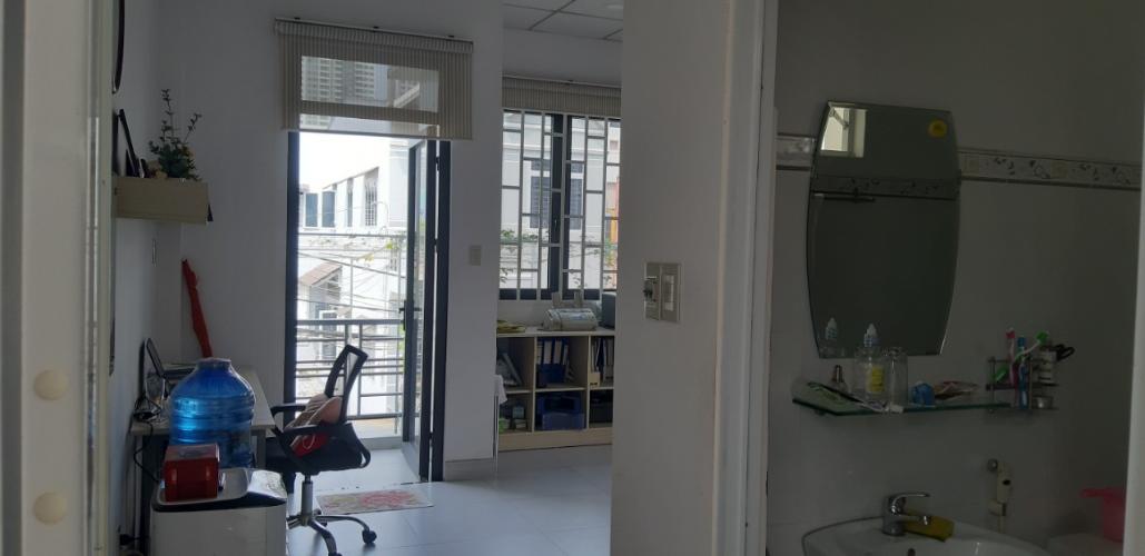 Nhà phố quận 7 Bán nhà phố đường hẻm đường Huỳnh Tấn Phát, phường Phú Thuận, quận 7, diện tích đất 69.7m2, nội thất cơ bản.