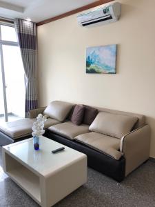 Cho thuê căn hộ Hoàng Anh Thanh Bình 3 phòng ngủ tầng cao, diện tích 116m2, nội thất cơ bản