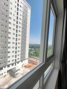 View Căn hộ Topaz Home 2 tầng thấp, nội thất cơ bản, view thoáng mát.