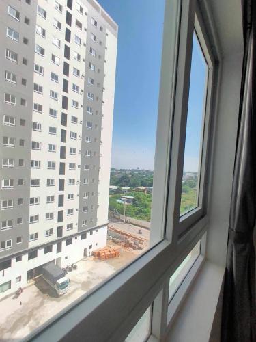 View Căn hộ Topaz Home 2 tầng thấp, nội thất cơ bản, view thoáng mát.