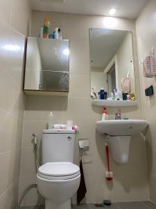 Phòng tắm M-One Nam Sài Gòn, Quận 7 Căn hộ M-One Nam Sài Gòn tầng trung, hướng Tây Nam.