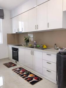 Bếp căn hộ SAIGON MIA Cho thuê căn hộ Saigon Mia 2PN, diện tích 78m2, đầy đủ nội thất, ban công hướng Đông